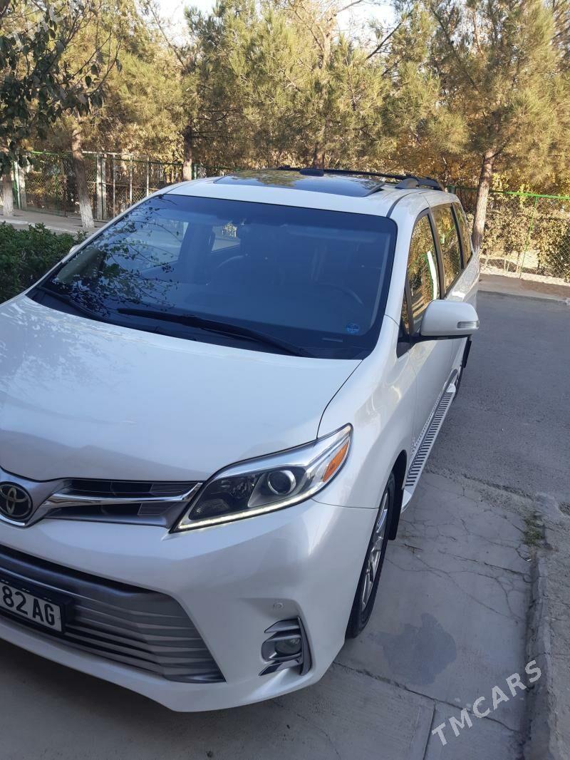 Toyota Sienna 2019 - 600 000 TMT - Ашхабад - img 3