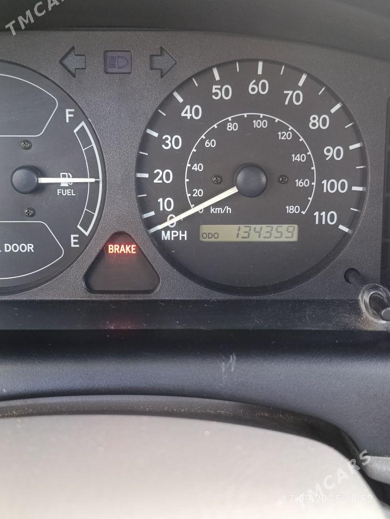 Toyota Corolla 2000 - 110 000 TMT - Türkmenbaşy - img 9