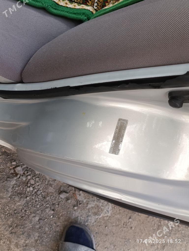 Toyota Corolla 2000 - 110 000 TMT - Türkmenbaşy - img 6