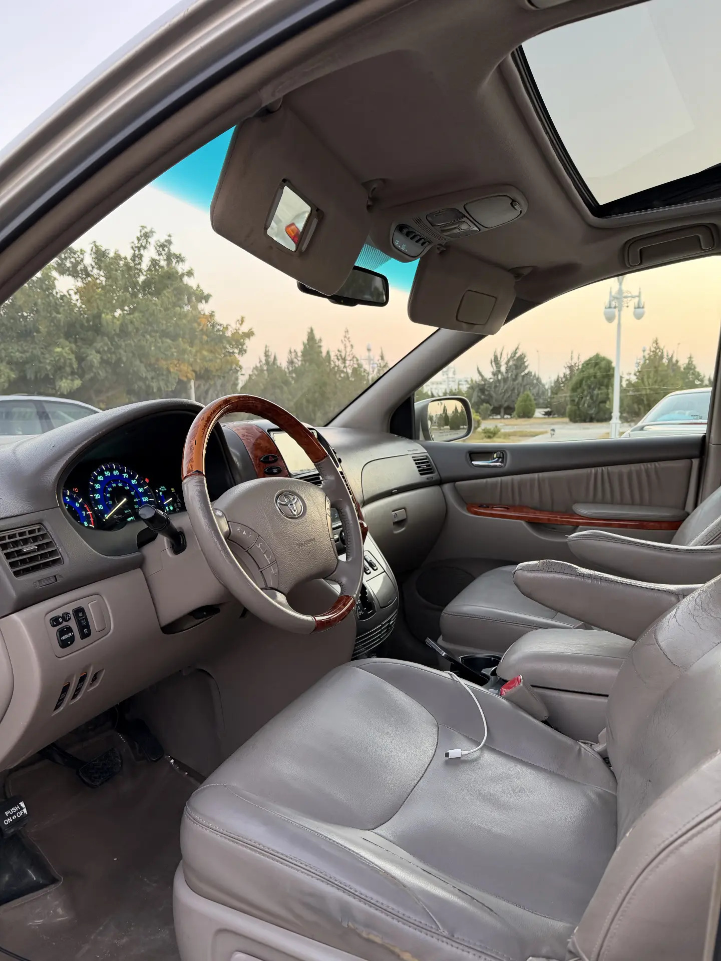 Toyota Sienna 2008 - 276 000 TMT - Balkanabat - img 8