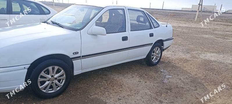 Opel Vectra 1989 - 35 000 TMT - Gyzylarbat - img 1