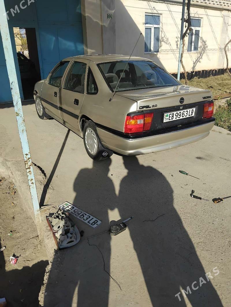 Opel Vectra 1990 - 38 000 TMT - Чарджоу - img 2