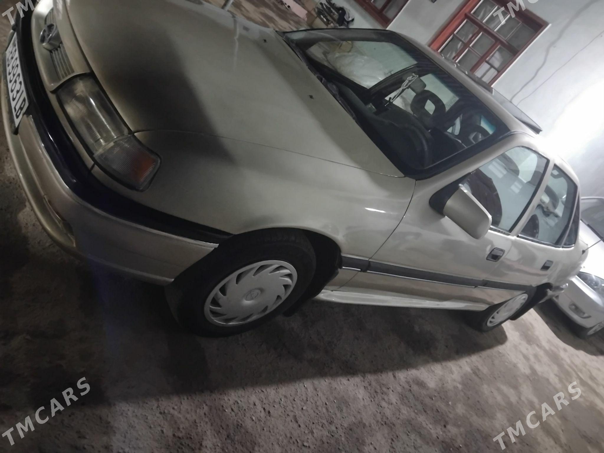 Opel Vectra 1990 - 38 000 TMT - Чарджоу - img 1