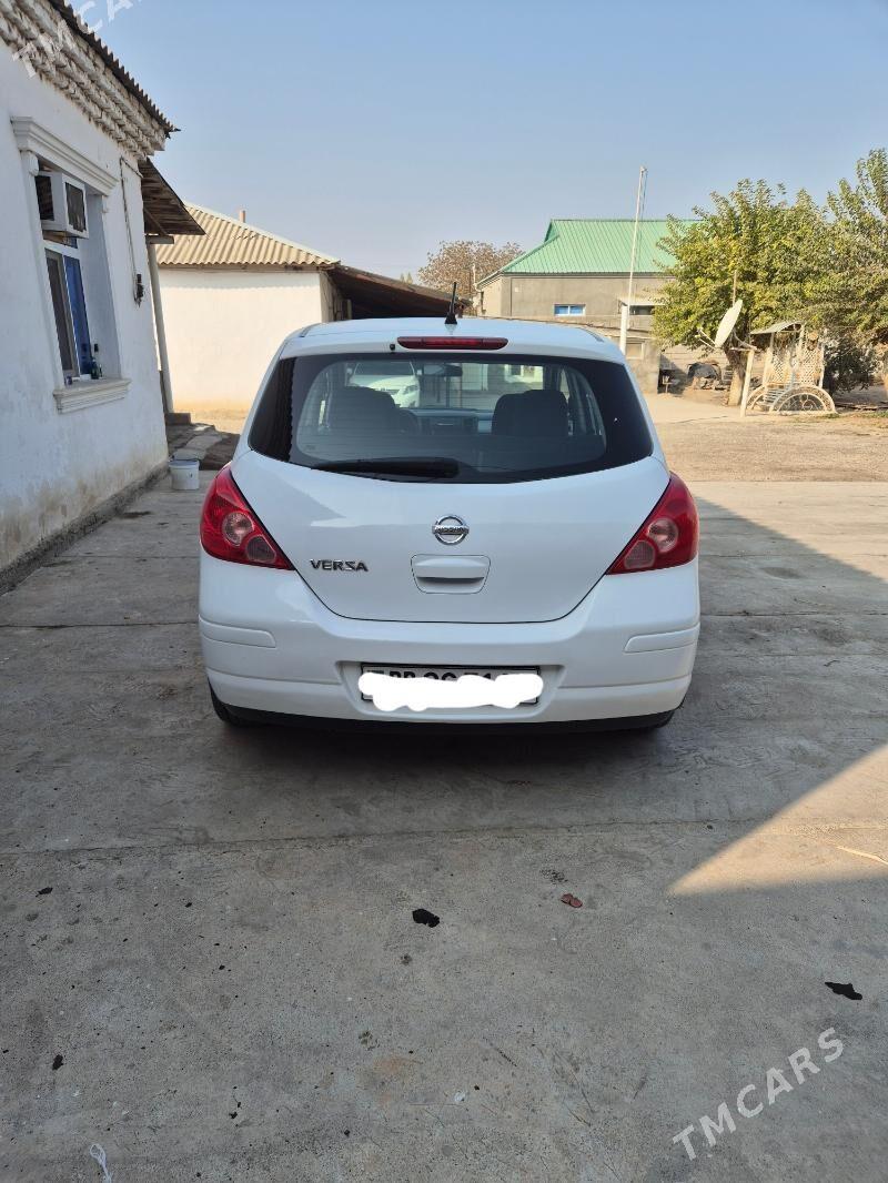 Nissan Versa 2010 - 123 000 TMT - Гёкдепе - img 3