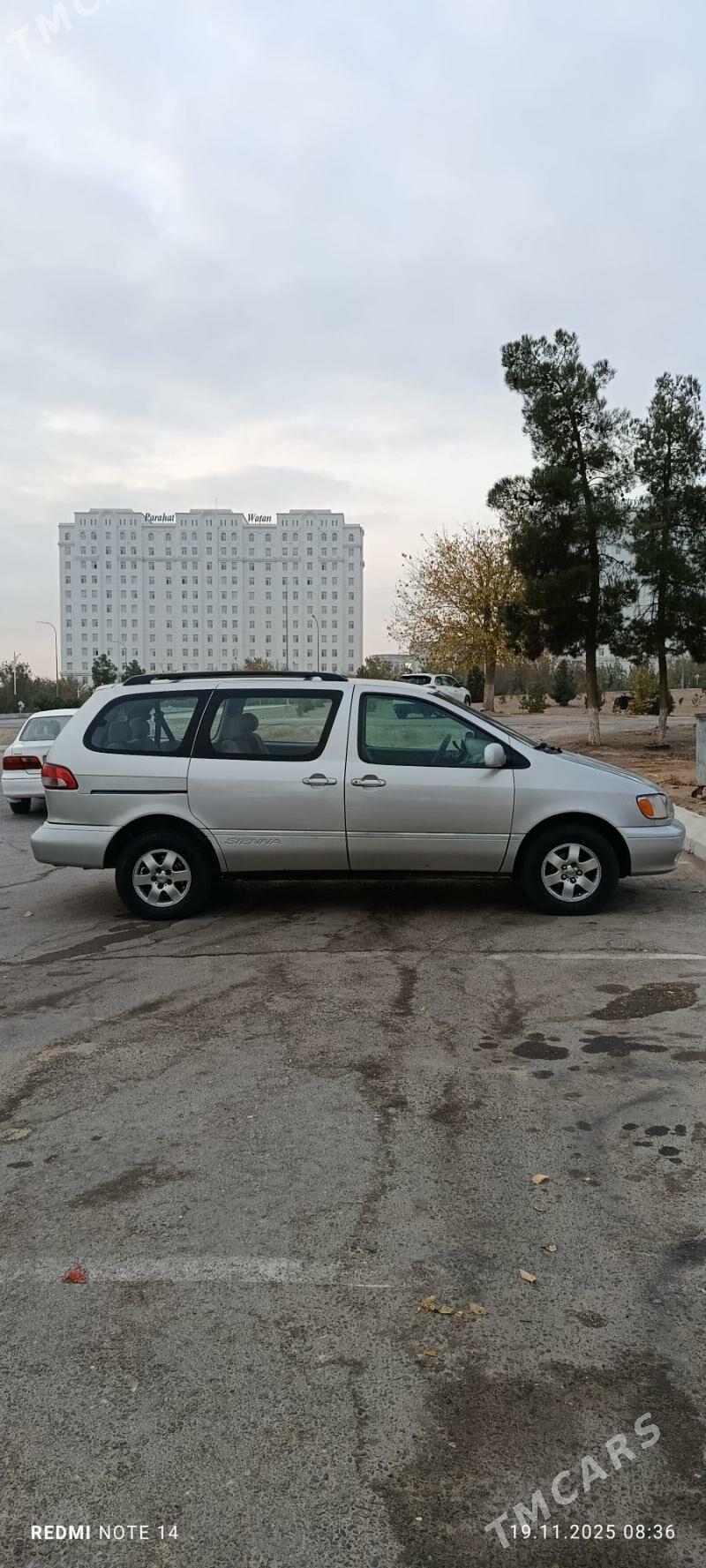 Toyota Sienna 2002 - 140 000 TMT - Бабадайхан - img 2