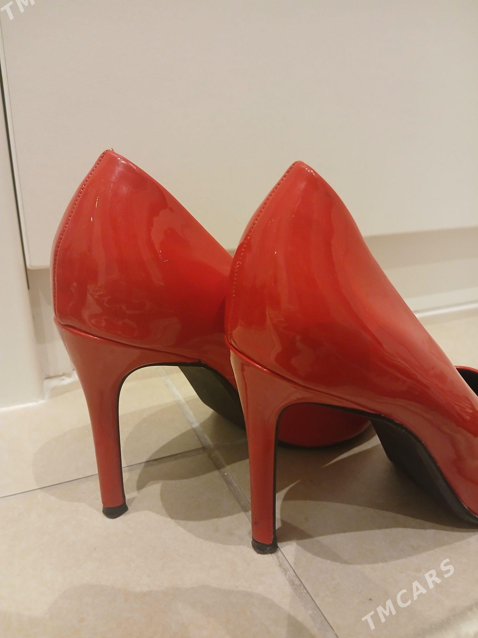 Kovus/Каблуки - Olimpiýa şäherçesi - img 3