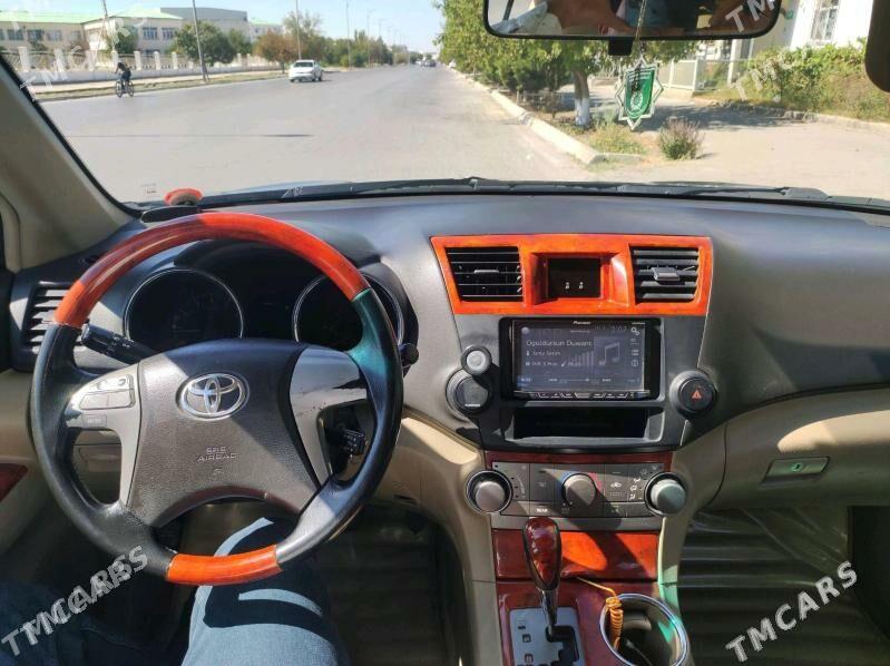 Toyota Highlander 2010 - 320 000 TMT - Çärjew - img 3