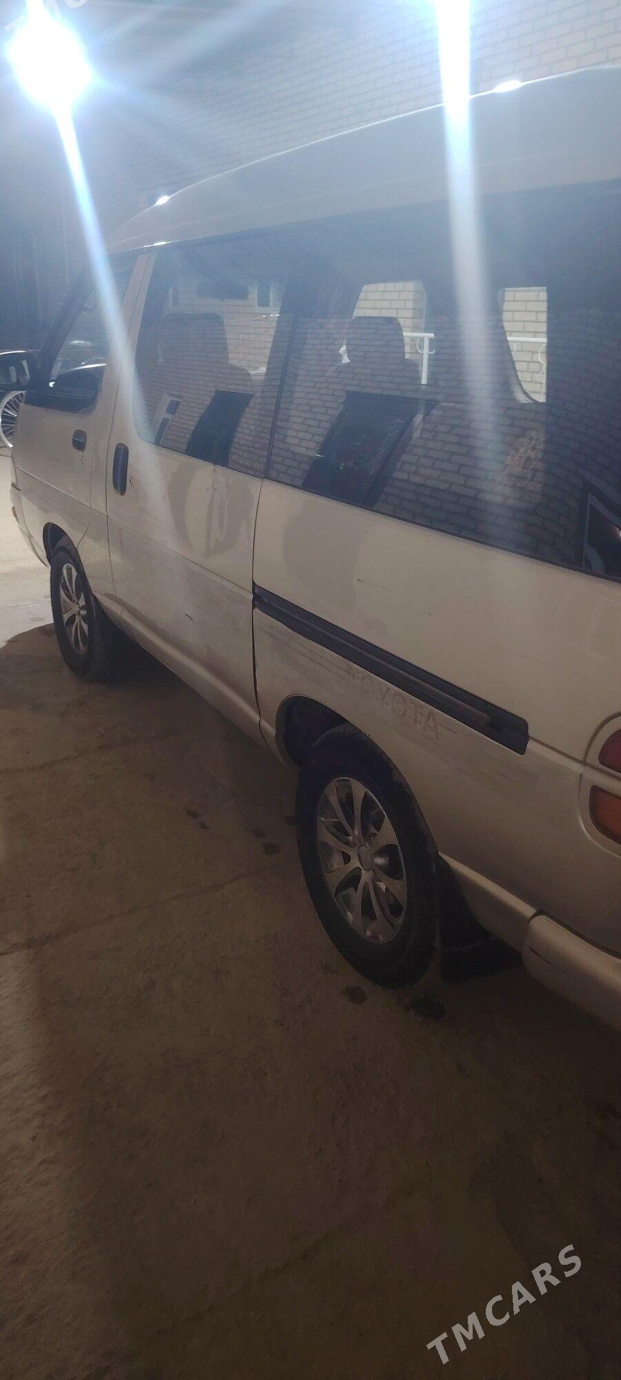 Toyota Town Ace 1994 - 32 000 TMT - Türkmengala - img 2