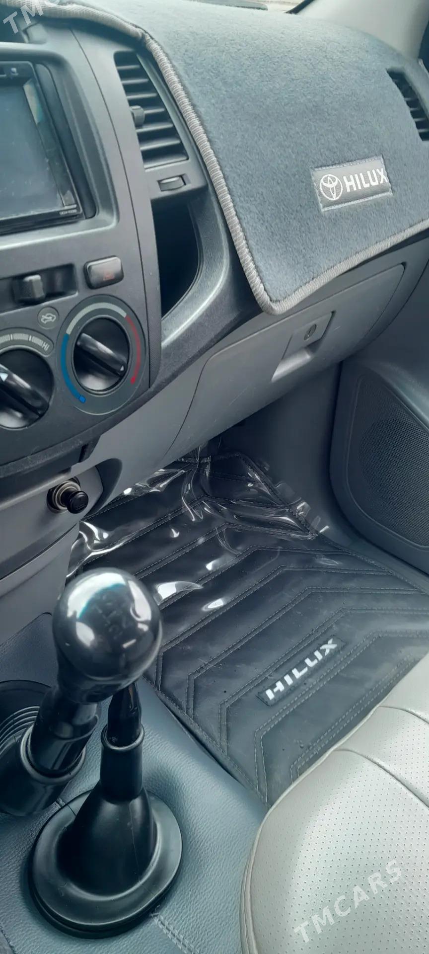 Toyota Hilux 2011 - 300 000 TMT - Esenguly - img 5