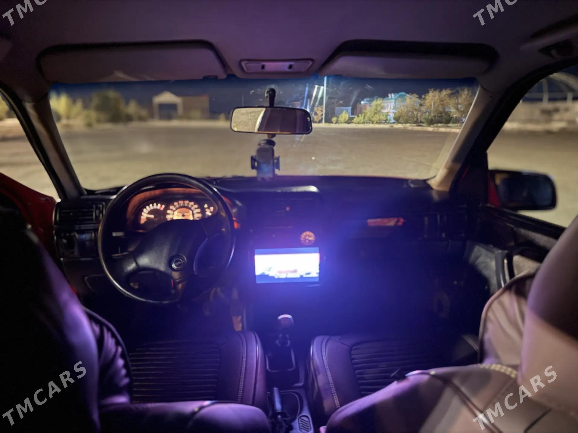 Opel Vectra 1992 - 40 000 TMT - Сейди - img 2