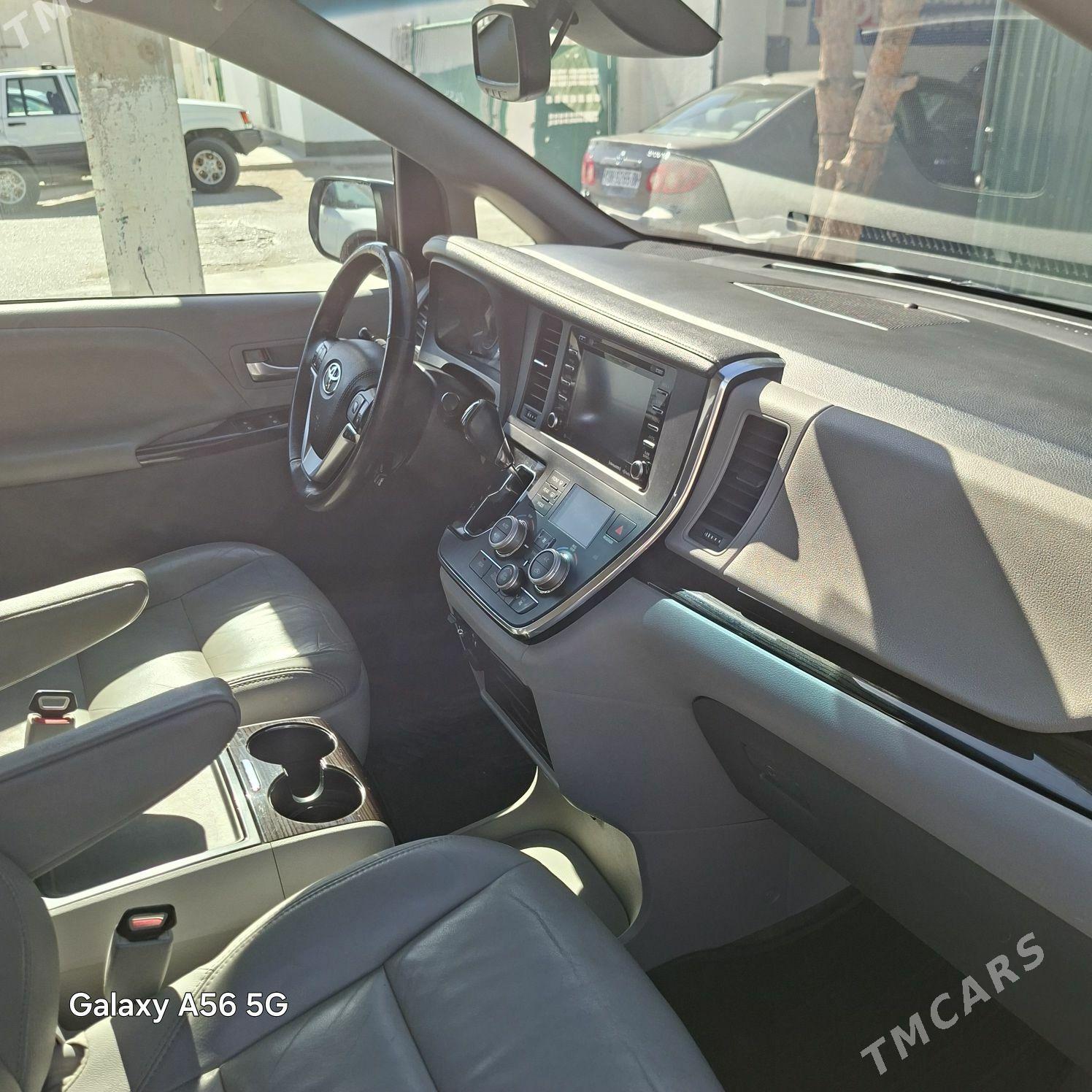 Toyota Sienna 2018 - 435 000 TMT - Balkanabat - img 3