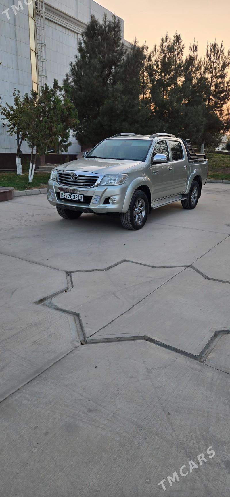 Toyota Hilux 2013 - 390 000 TMT - Фарап - img 5