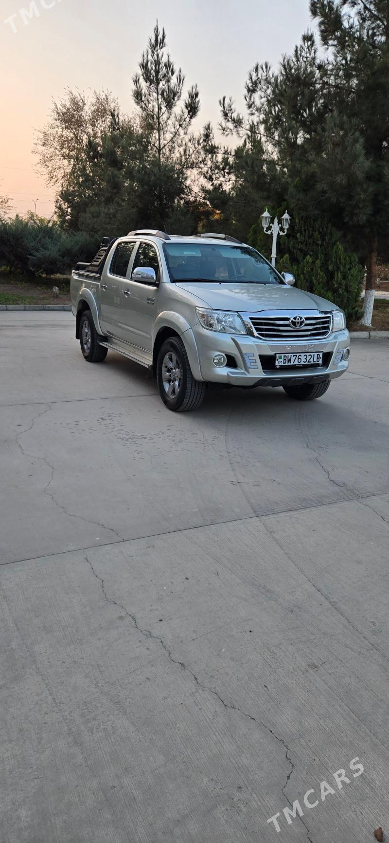 Toyota Hilux 2013 - 390 000 TMT - Фарап - img 6