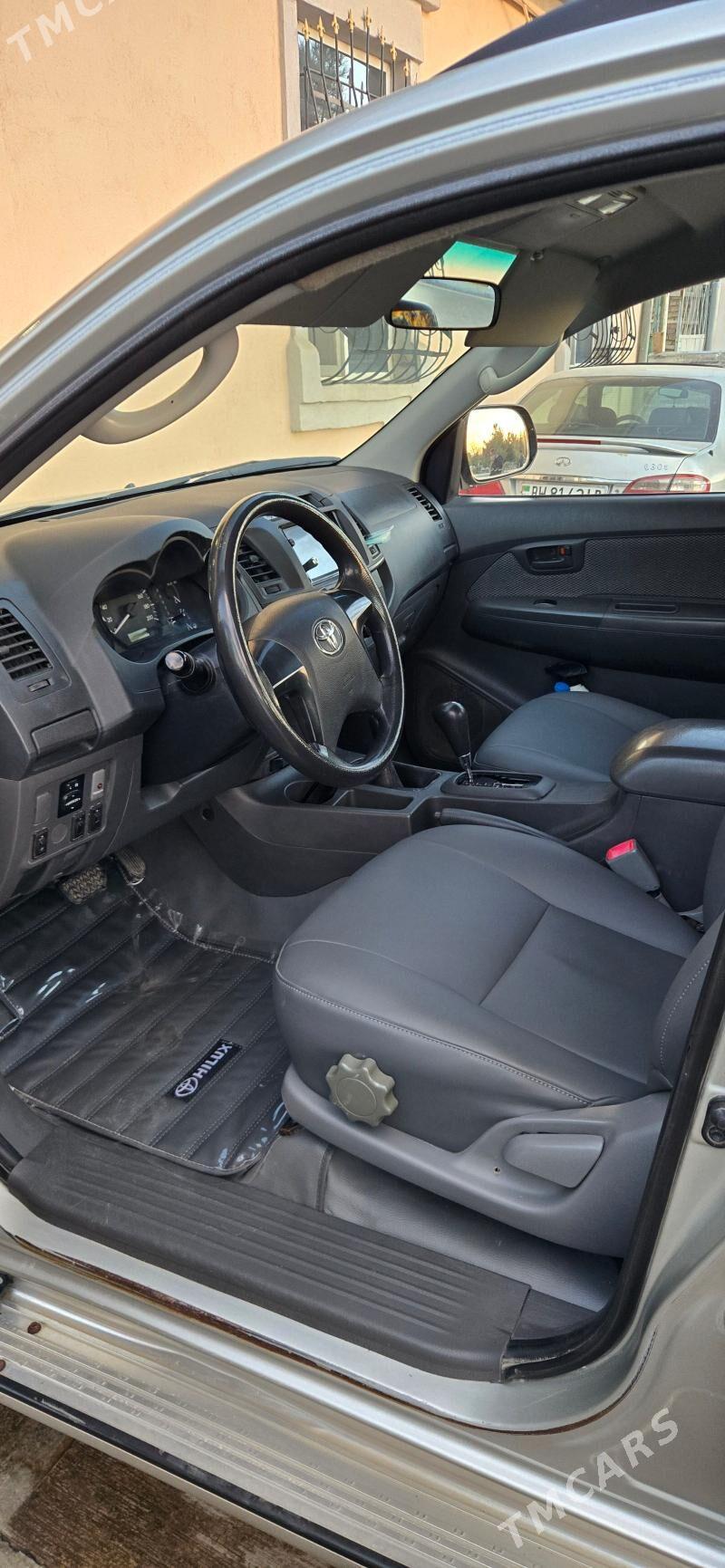 Toyota Hilux 2013 - 390 000 TMT - Фарап - img 10