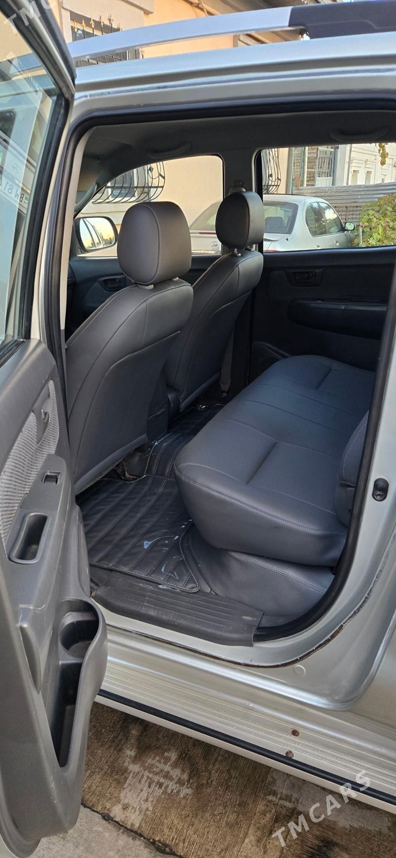 Toyota Hilux 2013 - 390 000 TMT - Фарап - img 9