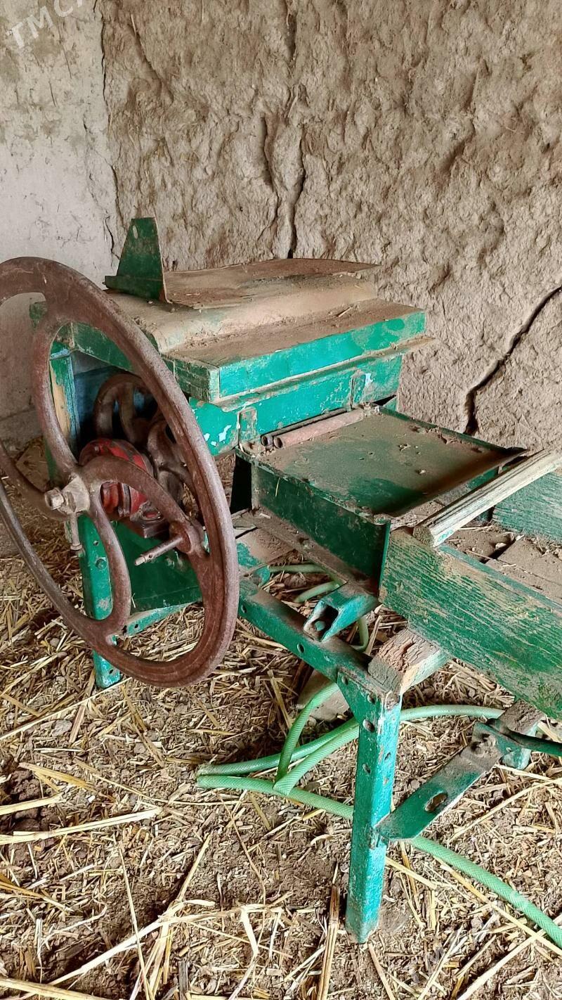 Ot jyklayan masyn - Türkmenbaşy etr. - img 2