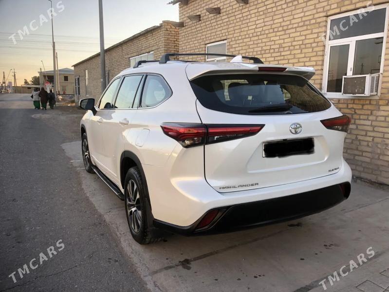 Toyota Highlander 2021 - 580 000 TMT - Дянев - img 3