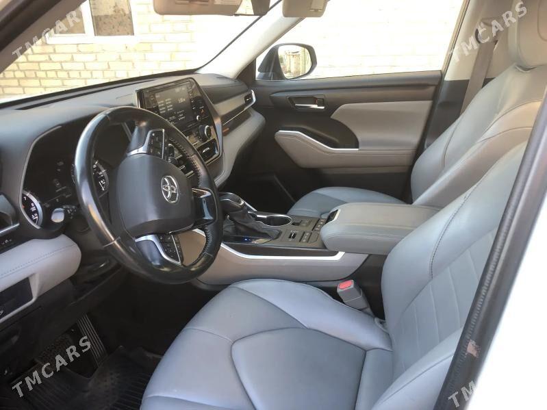 Toyota Highlander 2021 - 580 000 TMT - Дянев - img 5