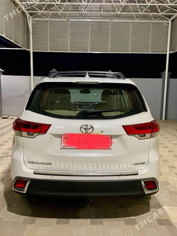 Toyota Highlander 2018 - 500 000 TMT - Sakarçäge - img 1