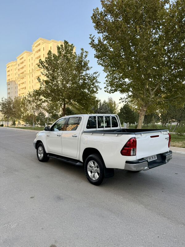 Toyota Hilux 2020 - 450 000 TMT - Ашхабад - img 6