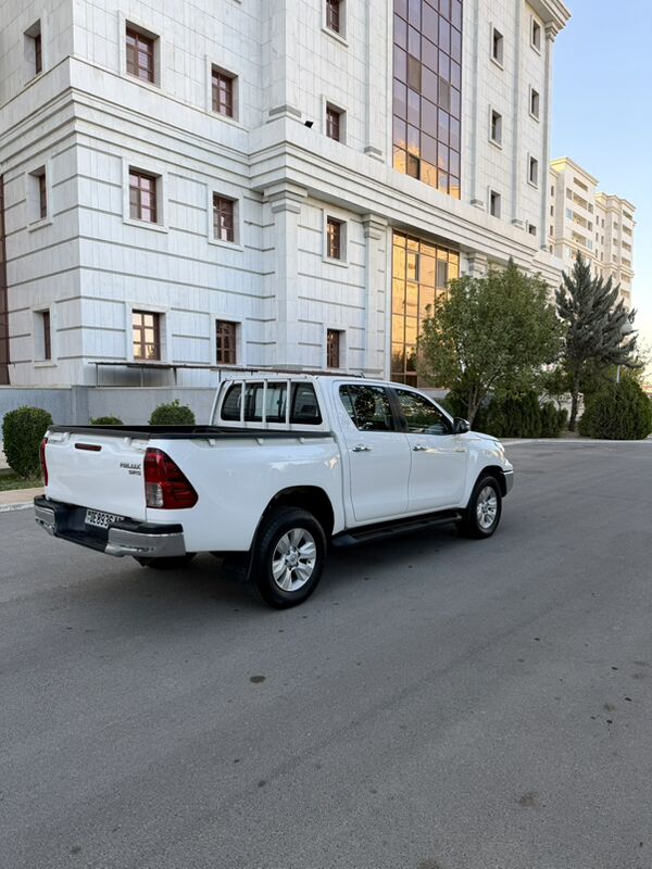 Toyota Hilux 2020 - 450 000 TMT - Ашхабад - img 2