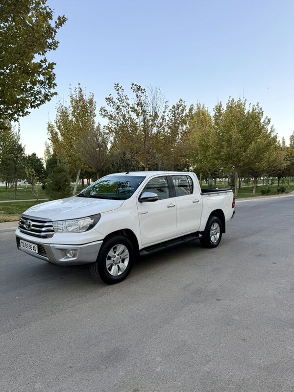 Toyota Hilux 2020 - 450 000 TMT - Ашхабад - img 3