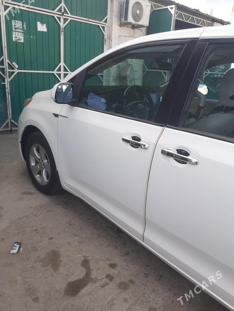 Toyota Sienna 2015 - 340 000 TMT - Ашхабад - img 2