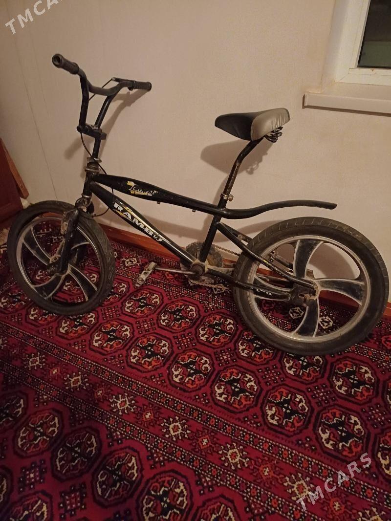 RAMBO welosiped - Гурбансолтан Едже - img 1