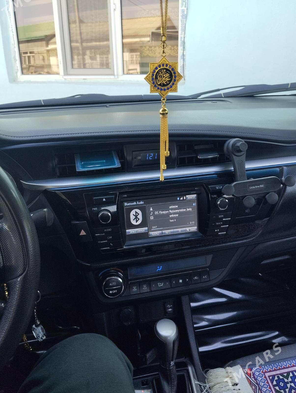 Toyota Corolla 2014 - 188 000 TMT - ул. Подвойского (Битарап Туркменистан шаёлы) - img 4