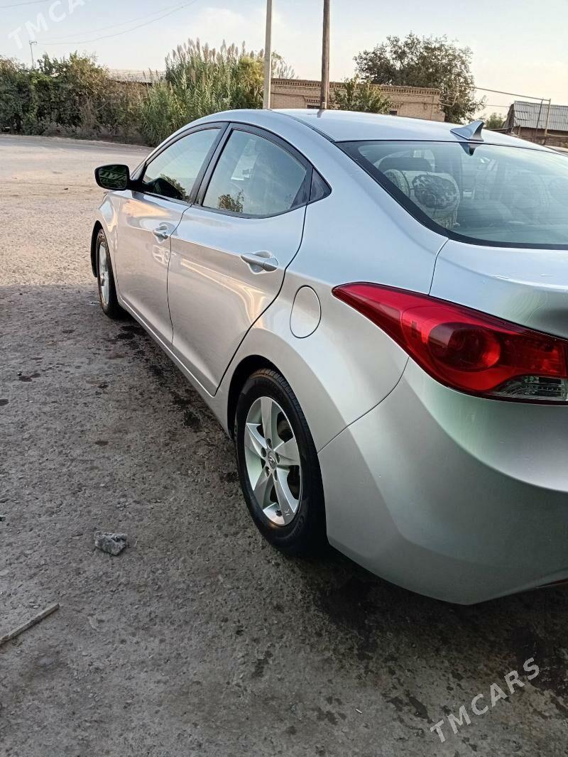 Hyundai Elantra 2011 - 170 000 TMT - Сакар - img 3