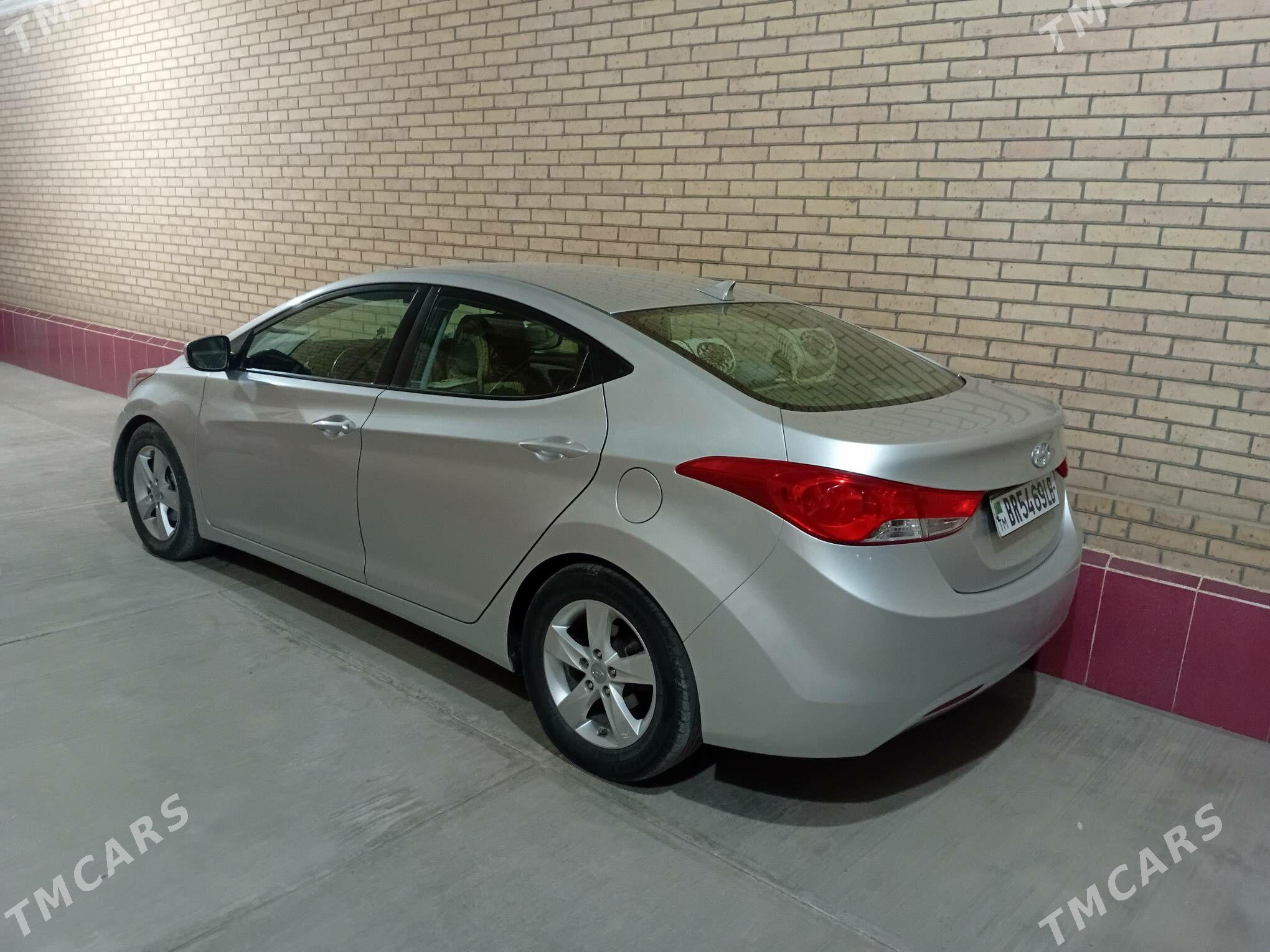 Hyundai Elantra 2011 - 170 000 TMT - Сакар - img 2