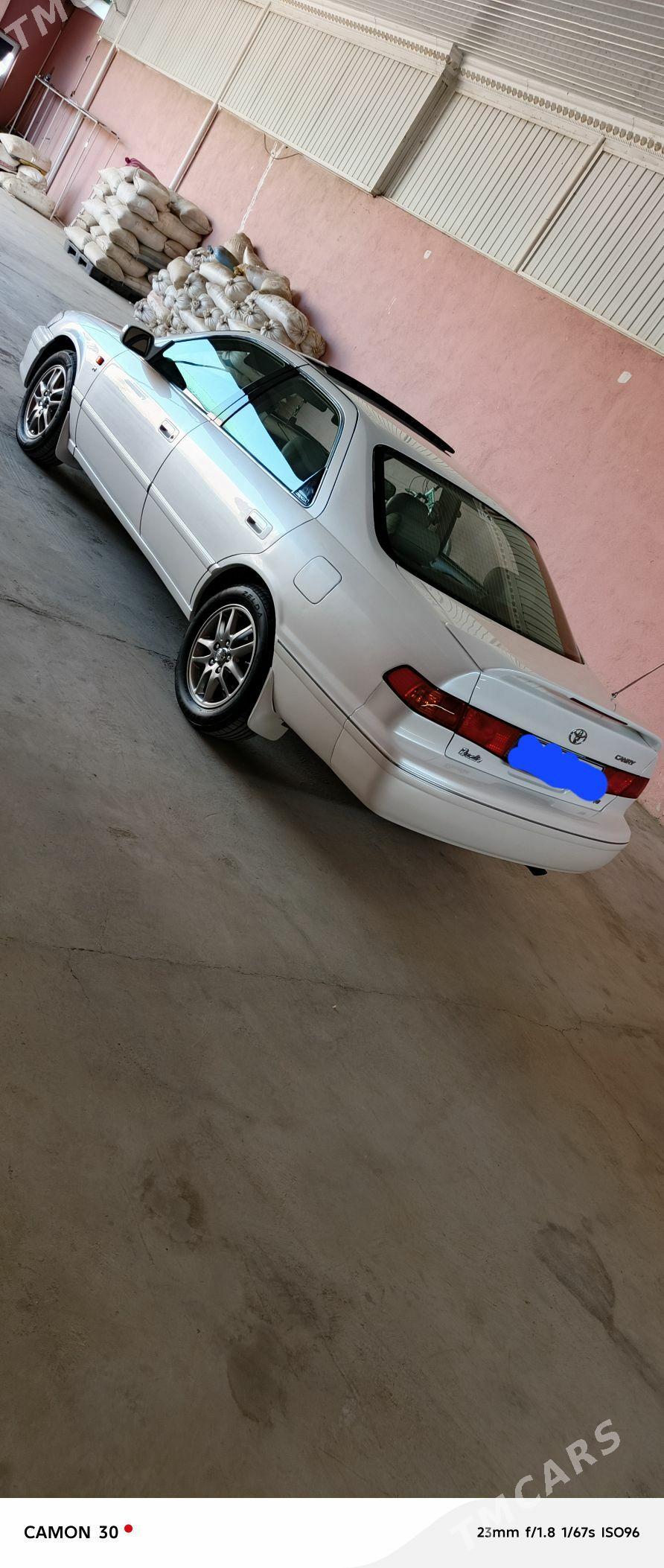 Toyota Camry 2001 - 175 000 TMT - Bäherden - img 2