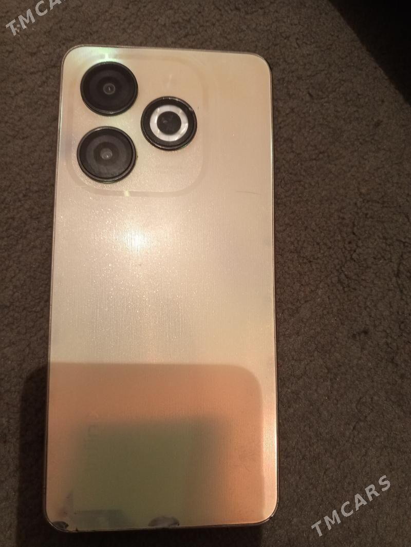 infinix smart 8 - 8 mkr - img 2