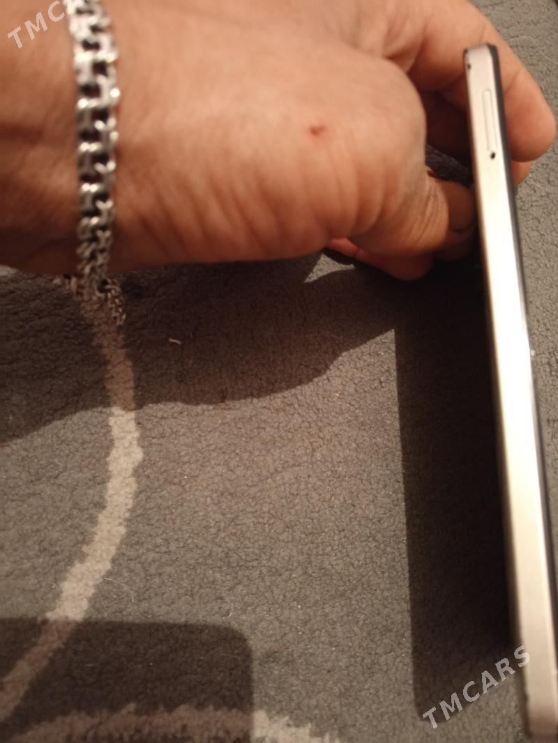 infinix smart 8 - 8 mkr - img 1