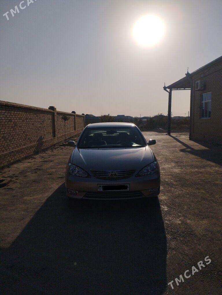 Toyota Camry 2004 - 195 000 TMT - Мары - img 4
