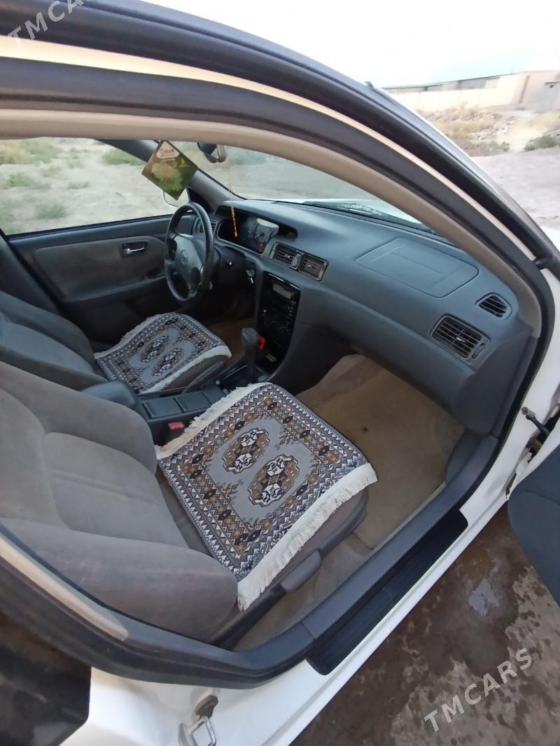 Toyota Camry 2001 - 160 000 TMT - Акдепе - img 5