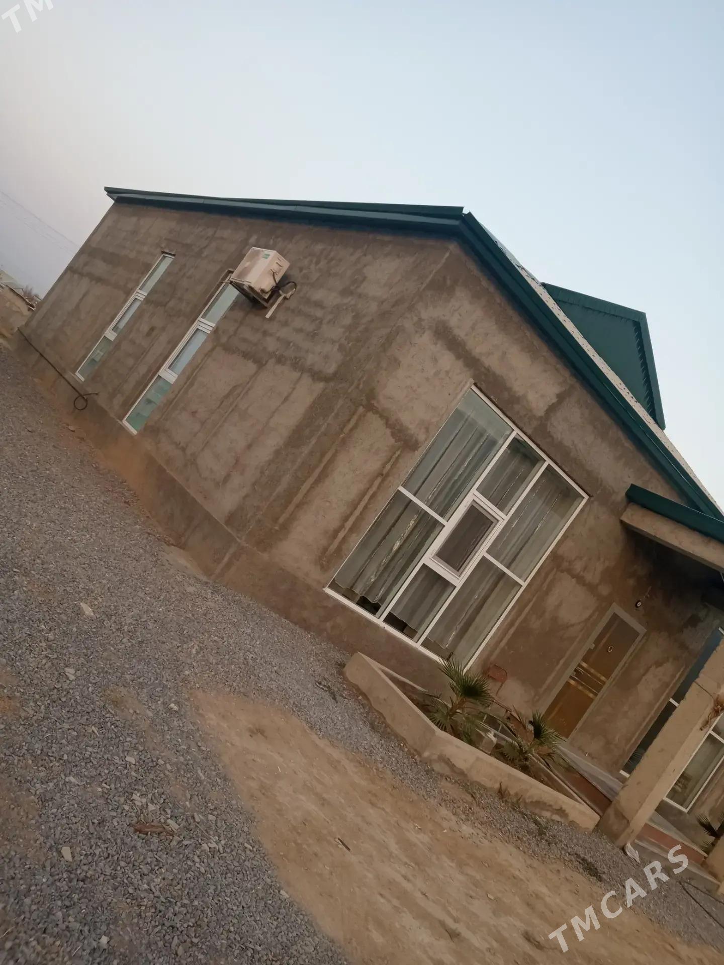 Gäweris satlyk jaý - Ak bugdaý etraby - img 2