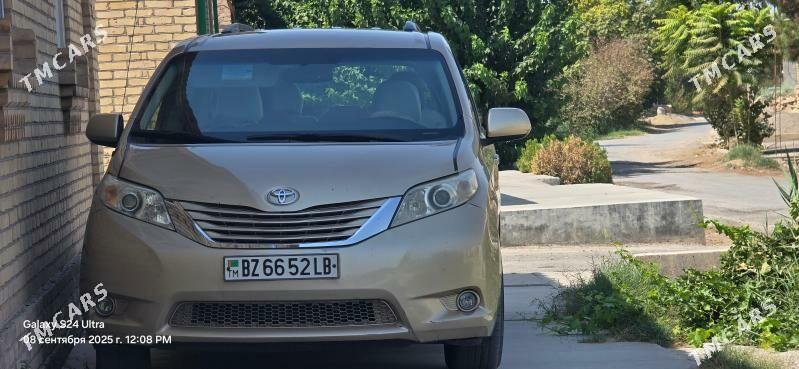 Toyota Sienna 2011 - 340 000 TMT - Чарджоу - img 2