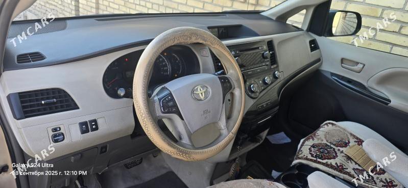 Toyota Sienna 2011 - 340 000 TMT - Чарджоу - img 5