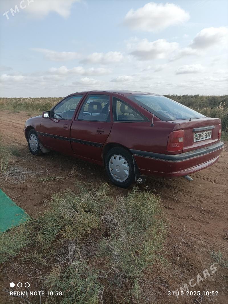 Opel Vectra 1990 - 28 000 TMT - Мургап - img 2