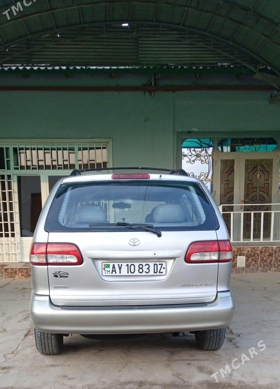 Toyota Sienna 2001 - 220 000 TMT - Гурбансолтан Едже - img 5