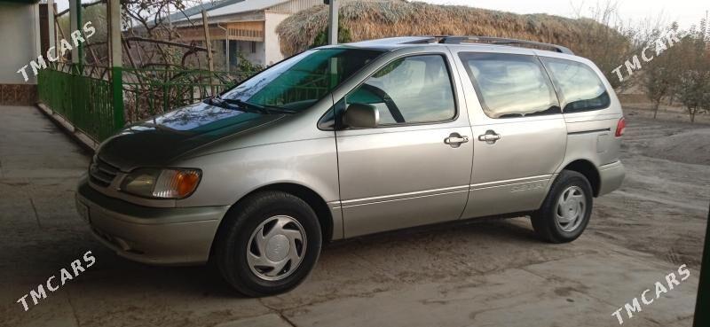 Toyota Sienna 2001 - 220 000 TMT - Гурбансолтан Едже - img 4