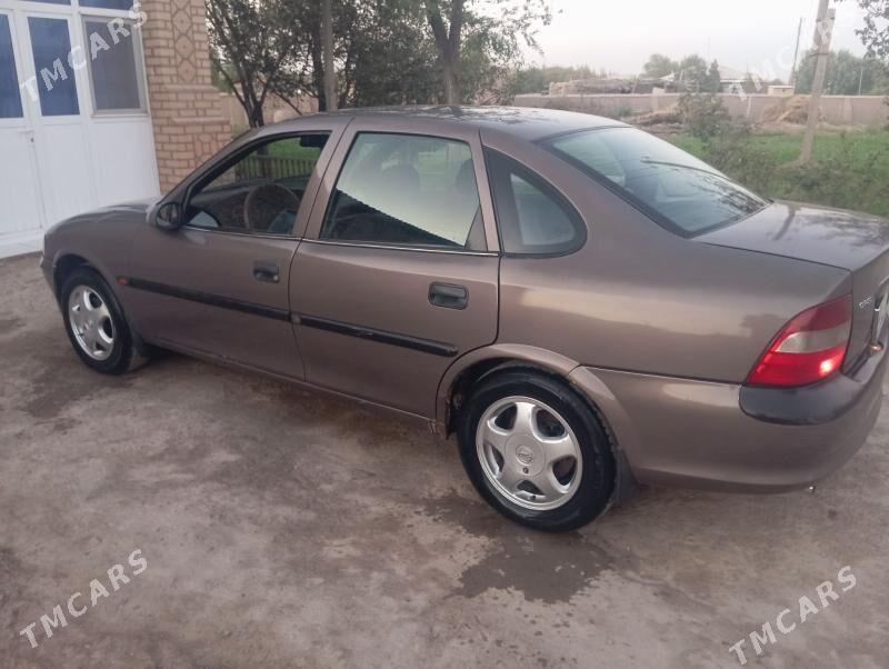 Opel Vectra 1998 - 50 000 TMT - Гурбансолтан Едже - img 3