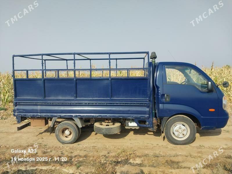 Kia Bongo 2011 - 165 000 TMT - Sarahs - img 4