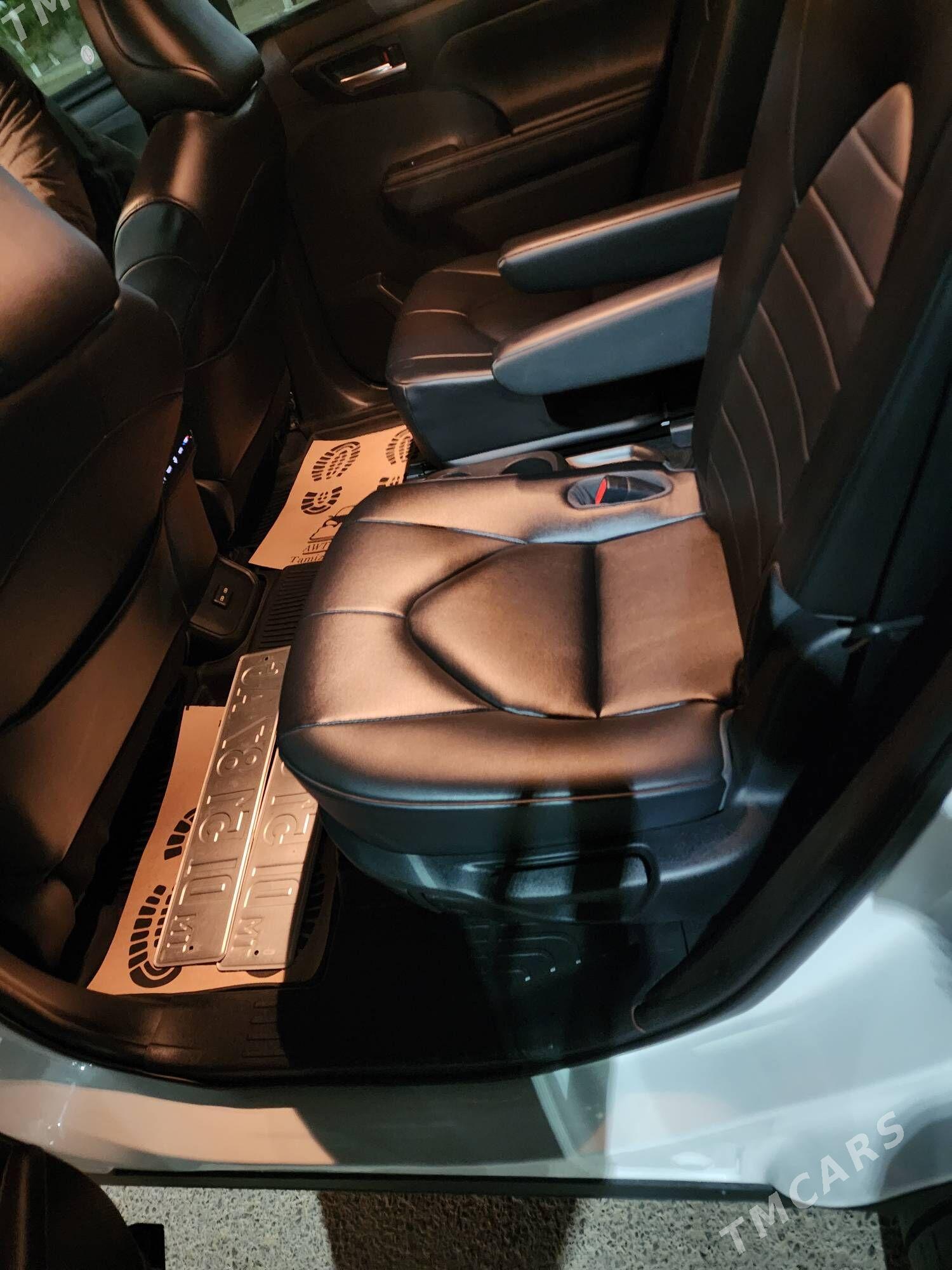 Toyota Highlander 2023 - 460 000 TMT - Aşgabat - img 7