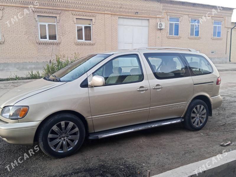 Toyota Sienna 2001 - 155 000 TMT - Çärjew - img 4