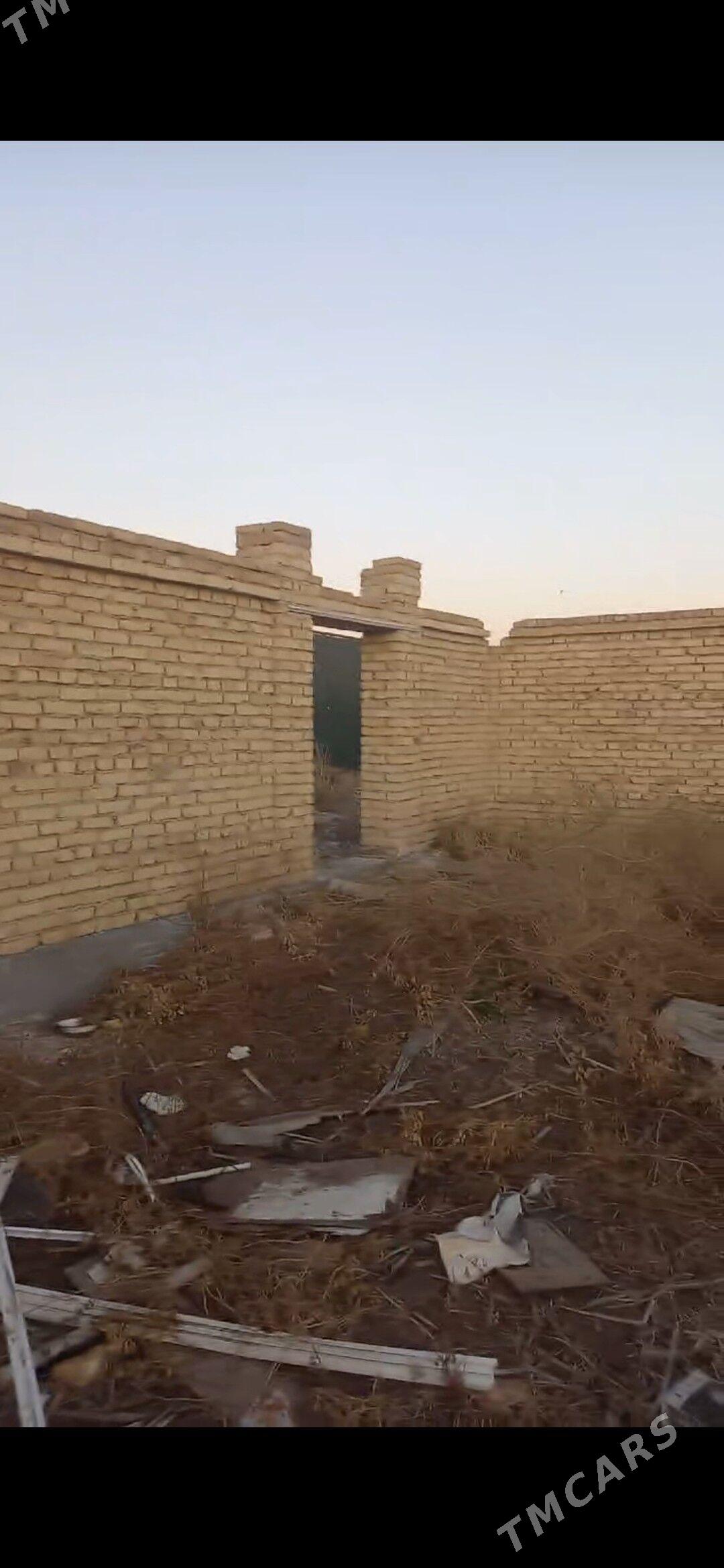 Mellek kone aýraportda - Türkmenabat - img 1