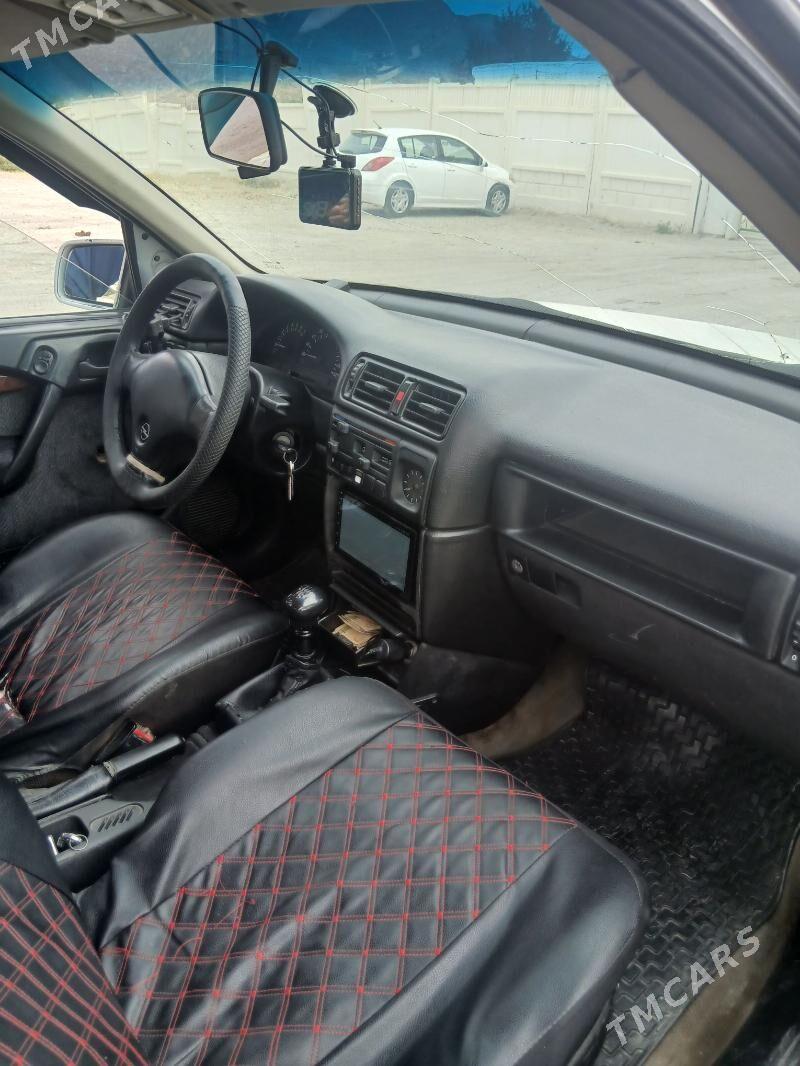 Opel Vectra 1992 - 30 000 TMT - Этрек - img 3