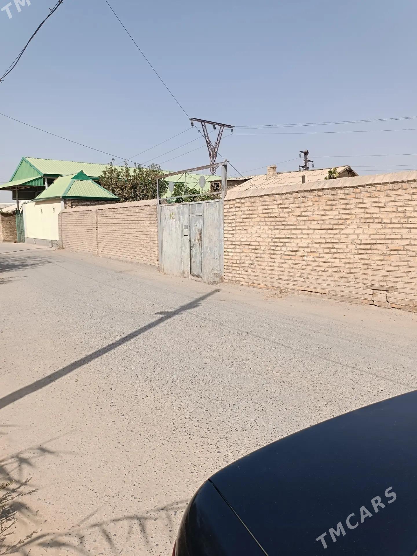 6 соток 4 комнат шяхер ховлы - Мары - img 1