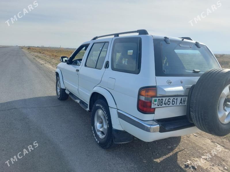 Nissan Pathfinder 1998 - 70 000 TMT - Теджен - img 3